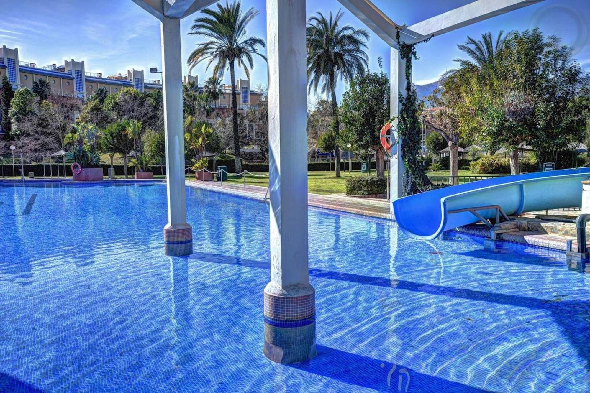 Benalbeach Apartment With Water Park بينالماذينا المظهر الخارجي الصورة